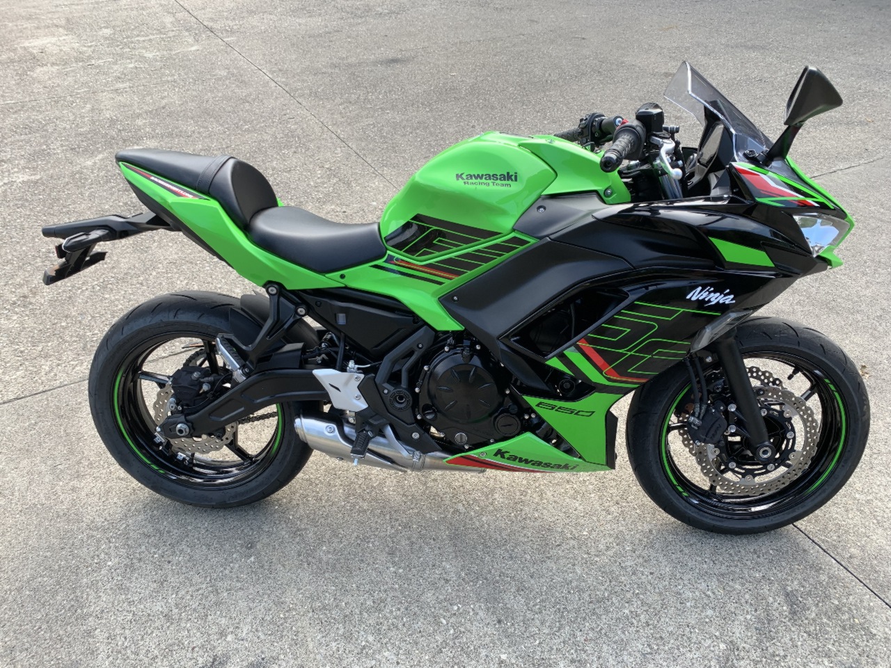 2024 Kawasaki EX650 Ninja krt ABS